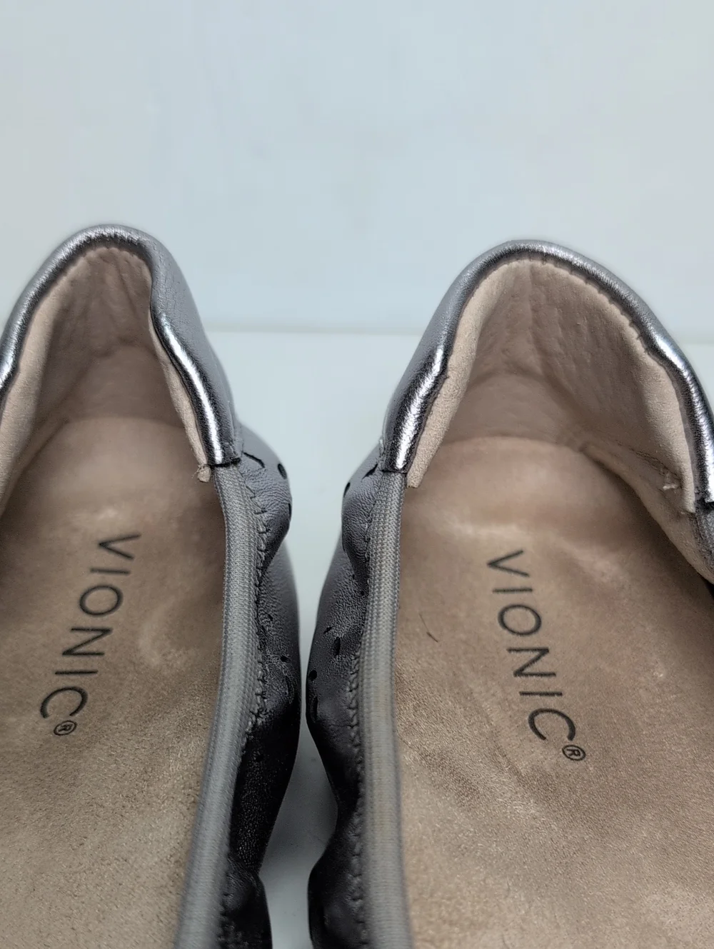 Vionic Geneva metal ballet silver flats women's size 8 EU 39